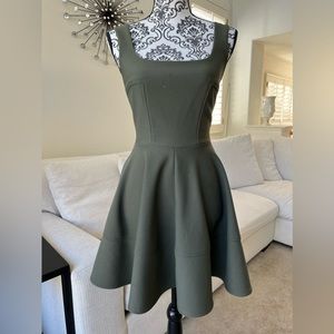 Mystic Mini Green Dress Size Small